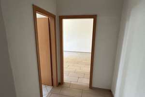 Günstige 3-Zimmer mit Laminat, Wanne, offener Kü. und Balkon in Bestlage am Küchwald! EBK mgl. – Winklerstraße 23, 9113 Schloßchemnitz, Chemnitz – Vorschaubild 6