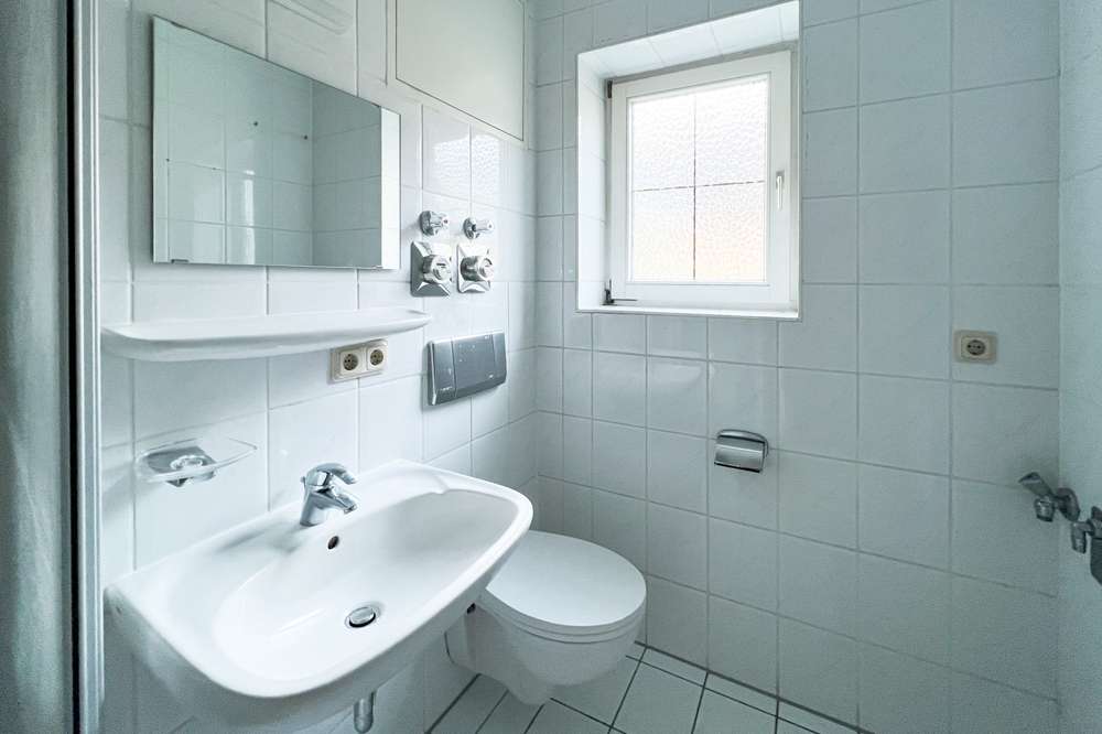 Immobilie in Herbsleben - Renovierte & bezugsbereite Eigentumswohnung mit Balkon & Stellplatz - Bild 6