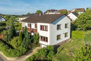 Ein-Zweifamilienhaus mit vielen Nutzungsmöglichkeiten und großem Garten in attraktiver Lage – Neckar-Odenwald-Kreis – Vorschaubild 1