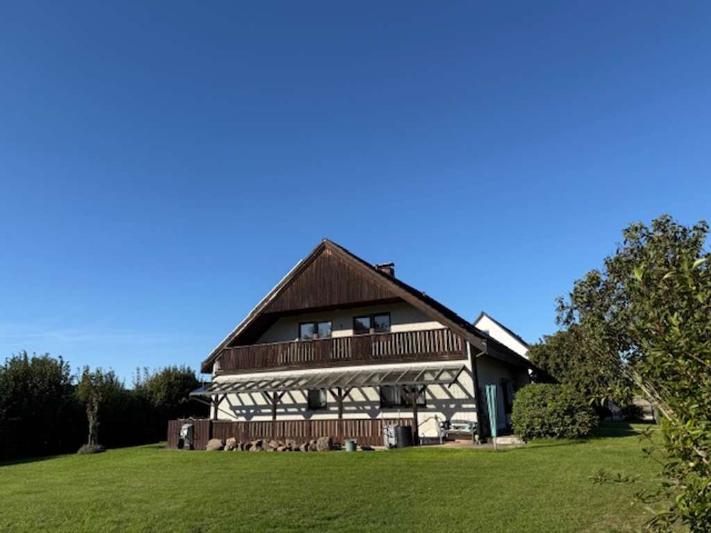 Großzügiges Haus für mehrere Generationen – mit Herz, Platz, Privatsphäre und wunderschönem Garten 