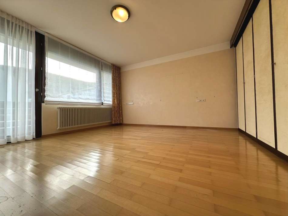 Schlafzimmer mit Balkonzugang