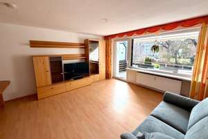 Blick zur Beke 3-Zimmer-Wohnung mit großem Balkon in Hildesheim – Winkelstraße 1a, 31137 Himmelsthür, Hildesheim – Vorschaubild 3