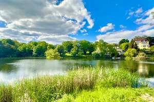 EXKLUSIVE DESIGNER-MAISONETTE AM SEE + 40 qm moderner Indoor-Pool + Sauna - 75 Meter Seeufer