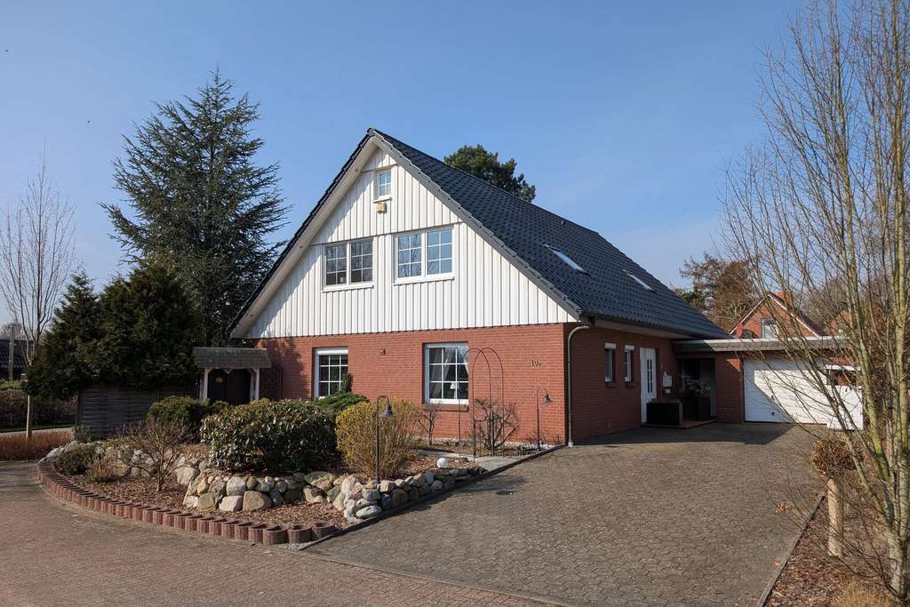 Immobilie in Cadenberge - Modernes Einfamilienhaus in ruhiger Lage - Bild 0