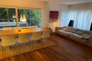Luxuriöse, geräumige und neuwertige 3-Zimmer-Wohnung mit großem Balkon im schönen Süden