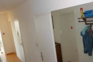Provisionsfrei-Helle und großzügig geschnittene Wohnung mit Südbalkon - Laminat- Gäste-WC – Streitbergstr. 2, 81249 Aubing-Süd, München – Vorschaubild 6
