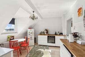 Attraktive 2-Zimmer-Dachgeschosswohnung mit Balkon in Düsseldorf-Oberbilk – Die vollständige Adresse der Immobilie erhältst du vom Anbieter., 40227 Oberbilk, Düsseldorf – Vorschaubild 3