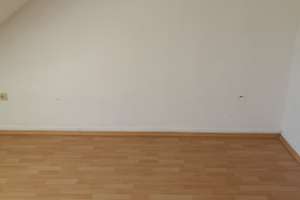 Schöne, helle Dachgeschoss-Wohnung