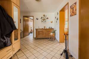 Freistehendes Einfamilienhaus mit Einliegerwohnung in naturnaher Lage! – Die vollständige Adresse der Immobilie erhältst du vom Anbieter., 73230 Kirchheim unter Teck – Vorschaubild 3