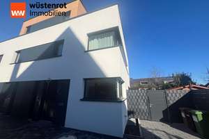 Moderne, hochwertig ausgestattete Doppelhaushälfte in Zuffenhausen–Ihr neues Zuhause wartet auf Sie!