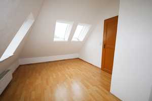 2-Zimmer-Dachgeschosswohnung mit neuer Einbauküche und großer Dachterrasse – Hamburg – Vorschaubild 5