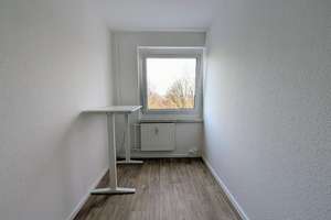 Stilvolle 4-Raumwohnung mit moderner Markeneinbauküche – Dr.-Salvador-Allende-Straße 12, 9119 Kappel, Chemnitz – Vorschaubild 3