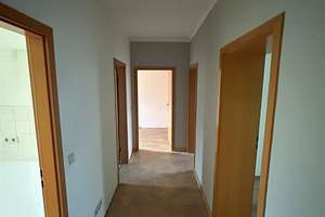 Gemütliche 3-Zimmer mit Laminat, Balkon und Wannenbad in ruhiger Lage! EBK mgl. – Zschopauer Platz 9, 9126 Bernsdorf, Chemnitz – Vorschaubild 8