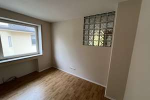 Helle 2,5 Zimmer-Wohnung in Augsburg-Pfersee, renoviert mit Einbauküche / großem Speicherraum – Die vollständige Adresse der Immobilie erhältst du vom Anbieter., 86157 Pfersee-Nord, Augsburg – Vorschaubild 5