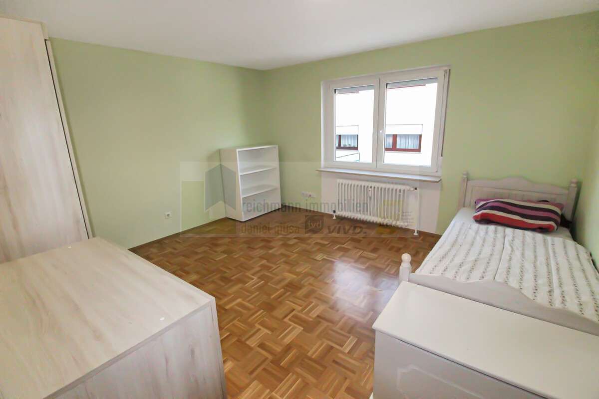 Immobilie in Brigachtal - Einziehen und wohlfühlen! Platz für Leben und Zukunft: Großzügige 3 -Zimmer-Wohnung mit Südbalkon un - Bild 1