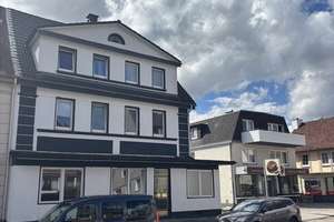 Gepflegtes Mehrfamilienhaus mit 4 Einheiten und Top Rendite im Herzen von Bad Pyrmont! – Die vollständige Adresse der Immobilie erhältst du vom Anbieter., 31812 Bad Pyrmont – Vorschaubild 2