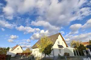 GEMÜTLICHE DOPPELHAUSHÄLFTE