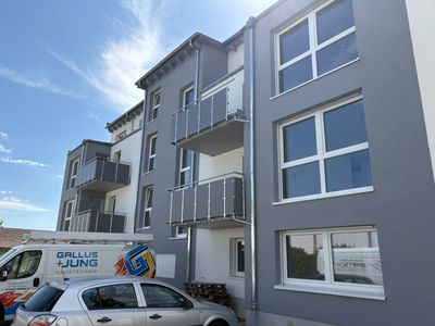 Neubau-Erstbezug ab 10/2026 | Klima, EBK & Balkon | 2 Min. zur S32