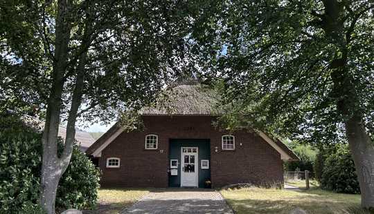 Bild von Historisches Reetdach- Domizil | Baujahr 1836 | 15 min.  zur Küste | Großz. Grundst. mit Nebengeb.