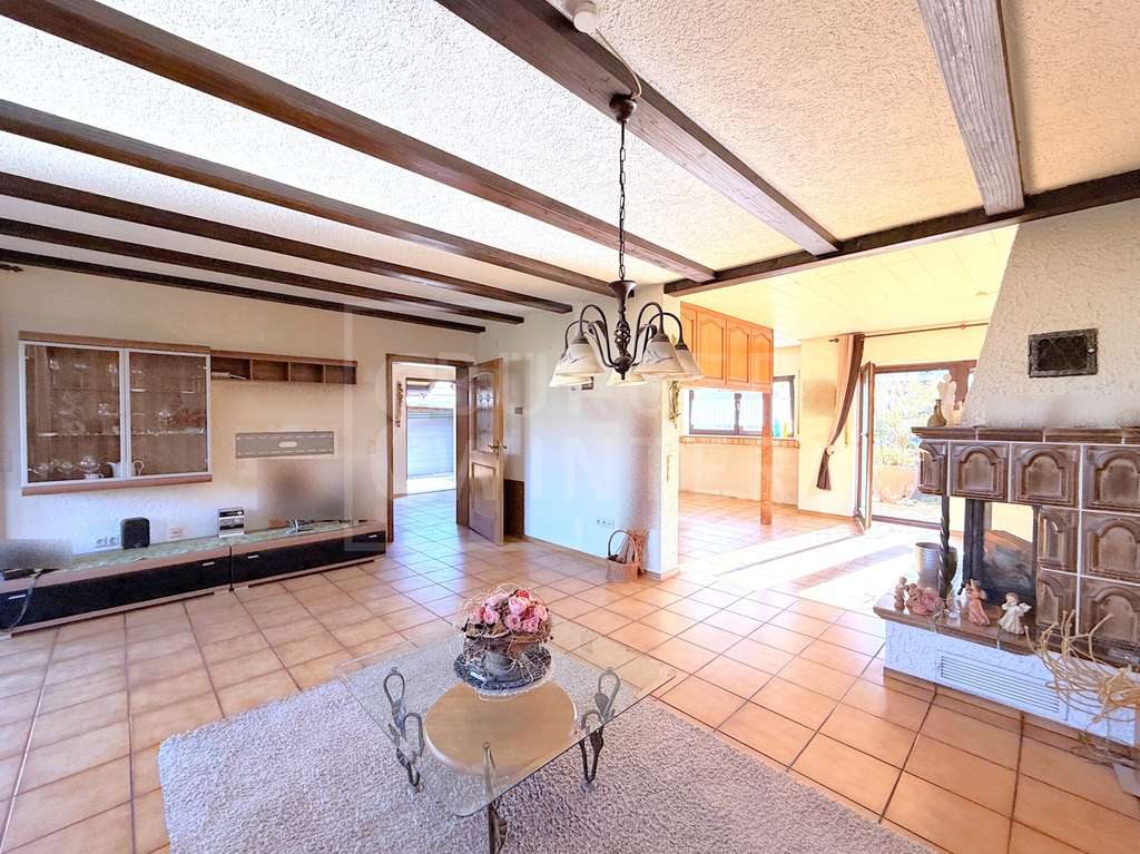 Immobilie in Oftersheim - Einfamilienhaus * Großer Garten * Balkon *  Ruhige Lage - Bild 3