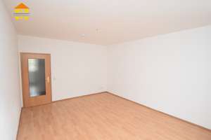 *** Geräumige 2-Raum-Wohnung im 2. OG mit groooßer Küche UND Balkon! *** – Klarastraße 44, 9131 Hilbersdorf, Chemnitz – Vorschaubild 2