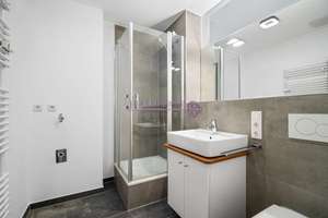 Charmantes, denkmalsaniertes Apartment mit Terrasse & EBK – Stadtnah wohnen mit Stil! – Schwandorfer Straße 7, 93059 Steinweg-Pfaffenstein, Regensburg – Vorschaubild 5