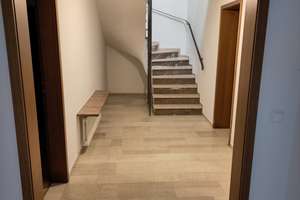 Schöne, ruhige 5-Zimmer-Doppelhaushälfte mit Blick auf Max Eyth See zur Miete in Freiberg, Stuttgart – Die vollständige Adresse der Immobilie erhältst du vom Anbieter., 70437 Freiberg, Stuttgart – Vorschaubild 9