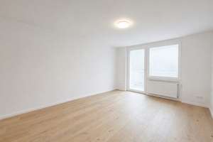 Ruhige Lage im Rückgebäude ! Renoviertes Appartement mit West-Balkon in Berg am Laim bei U-/S-Bahn