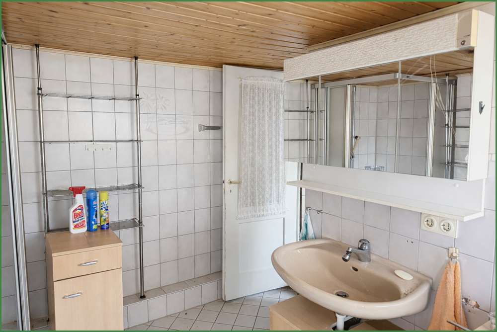 Immobilie in Burscheid - SANIERUNGSOBJEKT: DHH - Garagen - wohnliches Gartenhaus - in Burscheid - Hammerweg - Bild 9