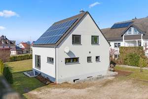 Einzigartiger Baustil! Neuwertiges Einfamilienhaus mit WU-Keller und Galerie in naturnaher Lage – Die vollständige Adresse der Immobilie erhältst du vom Anbieter., 91361 Pinzberg – Vorschaubild 6