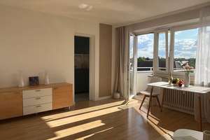 Erstbezug nach Renovierung: Möblierte 1-Zimmer-Wohnung mit Westbalkon