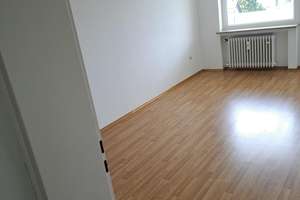 Sehr gut geschnittene, helle 2-Zimmer-Wohnung mit Balkon und Tiefgaragenstellplatz zu verkaufen – 80686 Sankt Ulrich, München – Vorschaubild 15