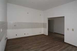 Tolle EG-Wohnung mit Vinyl-Belag und Balkon... – Georg-Landgraf-Straße 15, 9112 Chemnitz – Vorschaubild 3