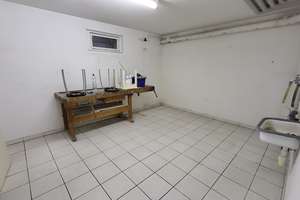 Neuer Preis ! RMH mit Garage, 2 Balkonen, Garten und Terrasse – Die vollständige Adresse der Immobilie erhältst du vom Anbieter., 65197 Klarenthal, Wiesbaden – Vorschaubild 23