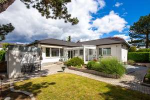 Winkelbungalow Delkenheim: 130 m² Wohnfl + voll ausgebauter Keller – bis ~190 m² fürs Wohnen nutzbar
