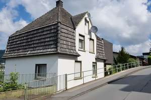 Dreifamilienhaus als Kapitalanlage oder zur Selbstnutzung – Die vollständige Adresse der Immobilie erhältst du vom Anbieter., 58791 Werdohl – Vorschaubild 2