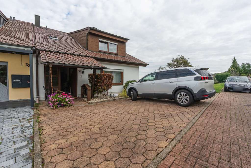 Immobilie in Straubenhardt - Großzügiges Mehrgenerationenhaus oder doch lieber Kapitalanlage ? - Bild 1