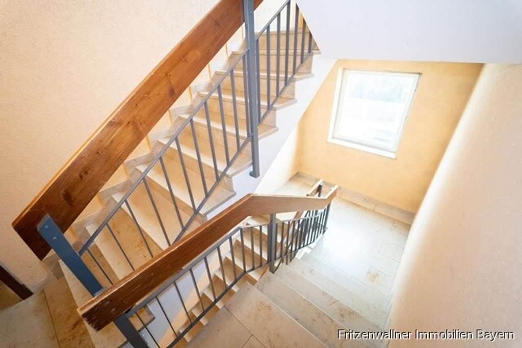 Immobilie in Weilheim in Oberbayern - „Einziehen & wohlfühlen: Renovierte 3-Zimmer-Wohnung mit Balkon-Duo“ - Bild 3