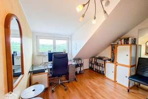 Helle Maisonette mit Dachbalkon, drei Schlafzimmern, zwei Bädern und Tiefgarage! – Im Bogert 26, 70599 Plieningen (Ortsteil), Stuttgart – Vorschaubild 12