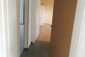 Schöne, helle Dachgeschoss-Wohnung – Die vollständige Adresse der Immobilie erhältst du vom Anbieter., 47829 Uerdingen, Krefeld – Vorschaubild 2