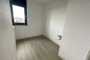Willkommen in Ihrer frisch modernisierten Familien-Wohnung mit Balkon-Weitblick, Wannenbad, Gäste-WC – Friedensstraße 114a, 51145 Urbach, Köln – Vorschaubild 21