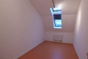 Großzügig geschnittene Dachgeschosswohnung in grüner Lage!! ***Wannenbad*** – Die vollständige Adresse der Immobilie erhältst du vom Anbieter., 13053 Alt-Hohenschönhausen, Berlin – Vorschaubild 9
