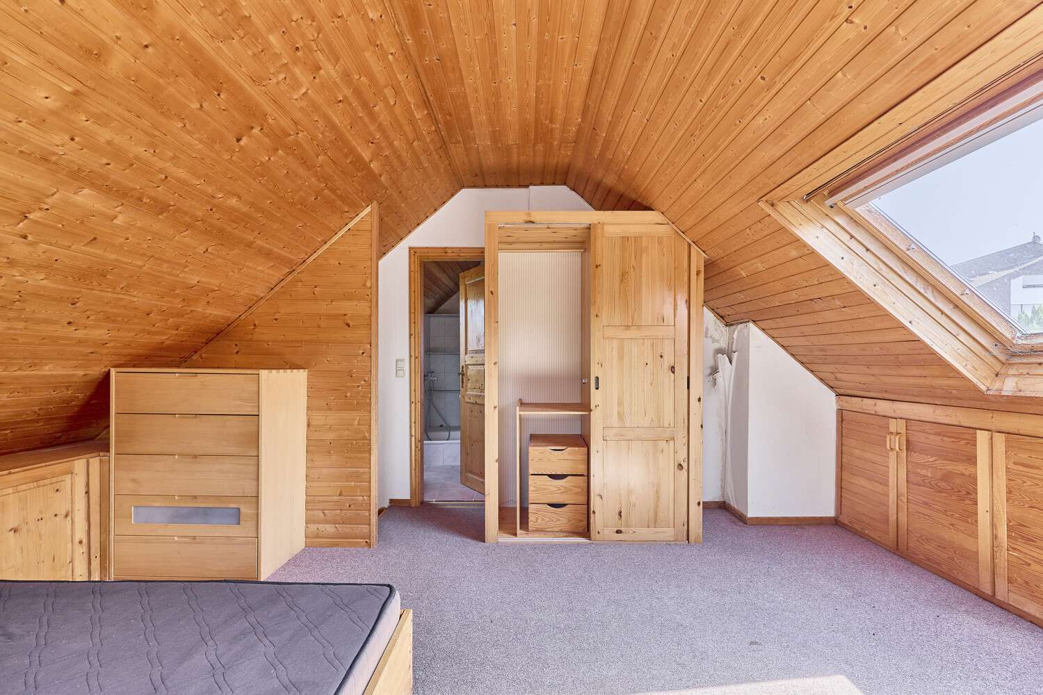 Immobilie in Mühltal - Dreifamilienhaus mit Potenzial in idyllischer Lage von Mühltal – Wohnen, Gestalten, Verwirklichen - Bild 12