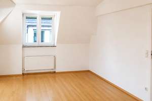Großzügige und helle, renovierte 2-Zimmer-Dachgeschoß-Wohnung mit Lift in Sendling – Senserstr. 15, 81371 Sendlinger Feld, München – Vorschaubild 7