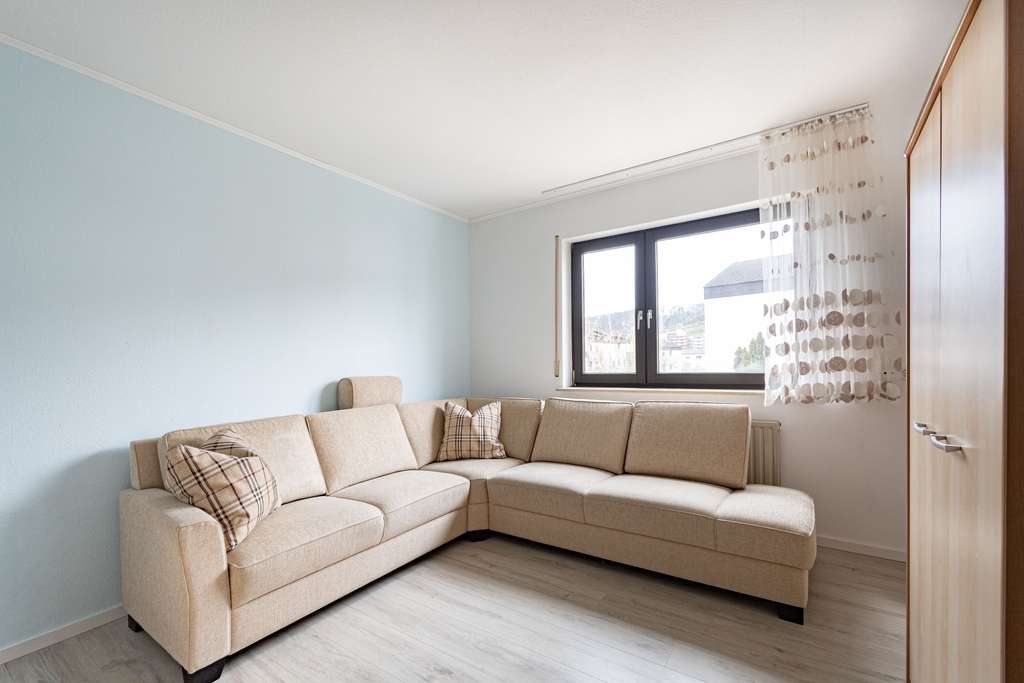 Immobilie in Bad Bergzabern - Attraktive 3-ZKB-ETW in ruhiger Lage mit Stellplatz und Balkon - Bild 4