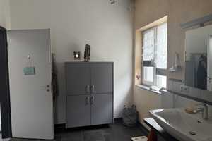 Geräumiges, zukunftsorientiertes und modernisiertes 7-Raum-Einfamilienhaus in Kröning – Buchenstrasse 14, 84178 Landshut (Kreis) – Vorschaubild 12