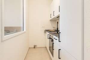 Frisch sanierte und möblierte 2-Zimmer-Wohnung in Köln-Neuehrenfeld – Iltisstraße 146, 50825 Neuehrenfeld, Köln – Vorschaubild 4