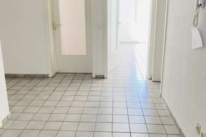 Schicke 2 Zimmer Wohnung mit Einbauküche und großem Balkon! – Porsestr. 8, 39104 Buckau, Magdeburg – Vorschaubild 3