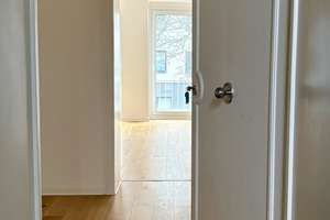 Helle 90 m² Wohnung mit Balkon in Düsseldorf-Unterbilk