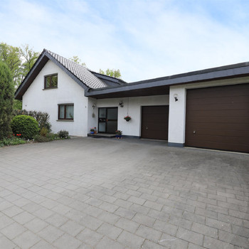 == Naturnahes wohnen  Großzügiges EFH mit zusätzlichem Bauplatz und Waldfläche ==
